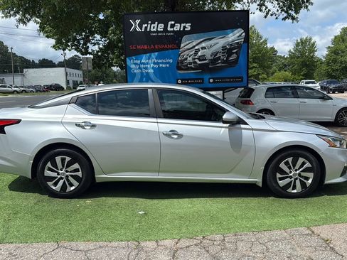 Used 2020 Nissan Altima 2.5 S FWD image 8