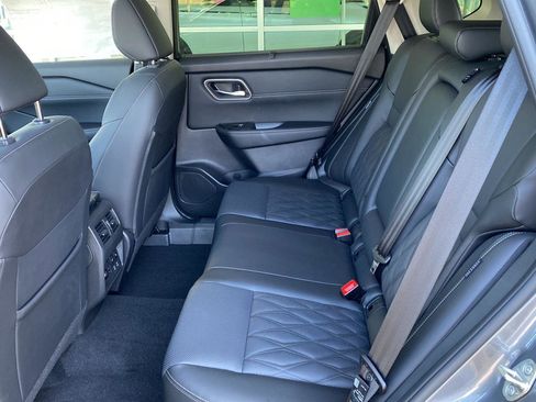 Used 2025 Nissan Rogue Platinum w/ Platinum Premium Package image 21