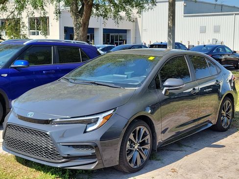 Used 2025 Toyota Corolla SE FWD image 4