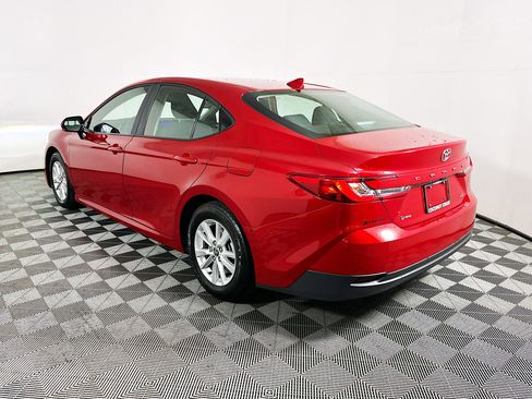Used 2025 Toyota Camry LE FWD image 5