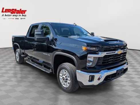 Used 2025 Chevrolet Silverado 2500 LT w/ Convenience Package AWD/4WD image 7