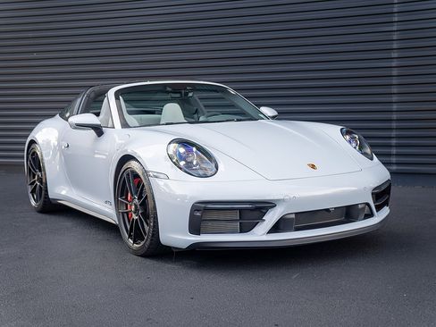 Certified 2023 Porsche 911 Targa 4 GTS AWD/4WD image 28
