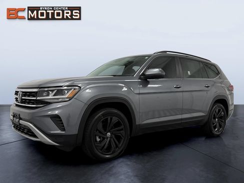 Used 2022 Volkswagen Atlas SE AWD/4WD image 2