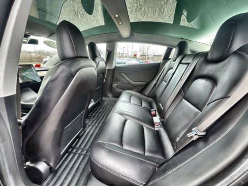 Used 2018 Tesla Model 3 Long Range image 25