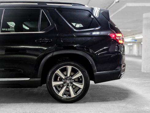 Used 2023 Honda Pilot Elite image 15