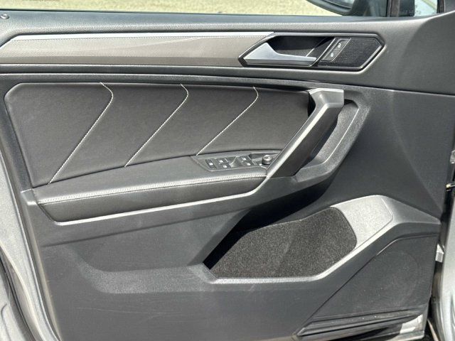 Certified 2023 Volkswagen Tiguan SE R-Line FWD image 20
