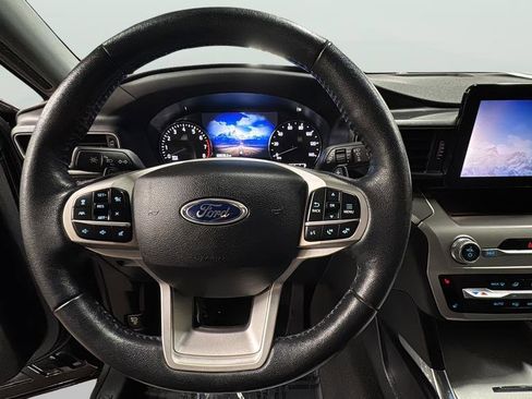 Used 2021 Ford Explorer XLT w/ Equipment Group 202A image 11