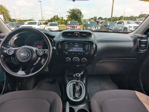 Used 2019 Kia Soul FWD image 14