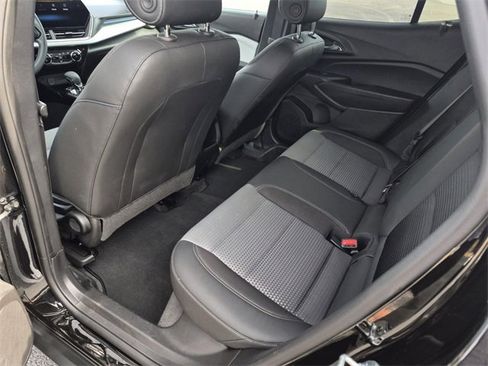 Used 2025 Chevrolet Trax LT image 20