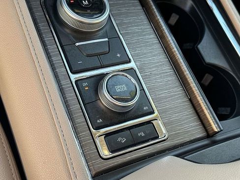 Used 2023 Ford Expedition Limited image 40