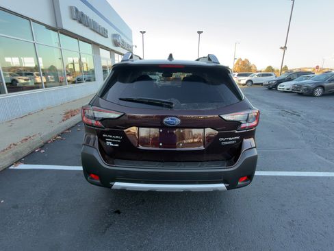 Used 2025 Subaru Outback Touring image 4