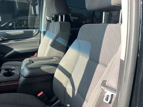 Used 2017 GMC Yukon SLE w/ SLE Value Package image 38