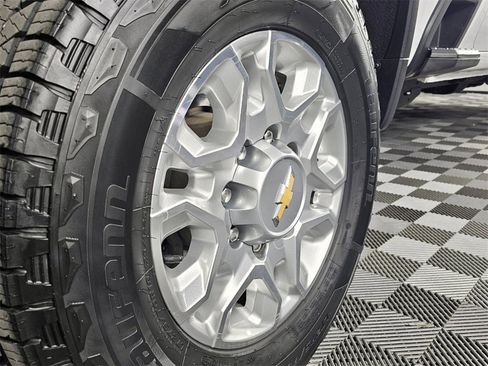 Used 2023 Chevrolet Silverado 3500 LT w/ Convenience Package image 13