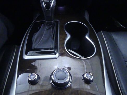 Used 2019 INFINITI QX60 Luxe w/ Sensory Package image 16