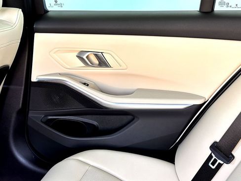 Certified 2024 BMW 330i 330i w/ Convenience Package image 20