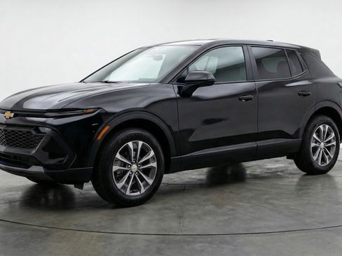 Used 2025 Chevrolet Equinox LT image 3