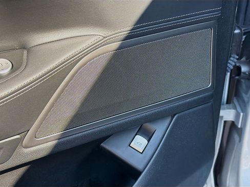 Used 2019 BMW 740i w/ Executive Package image 24