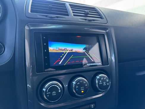 Used 2014 Dodge Challenger SXT image 22