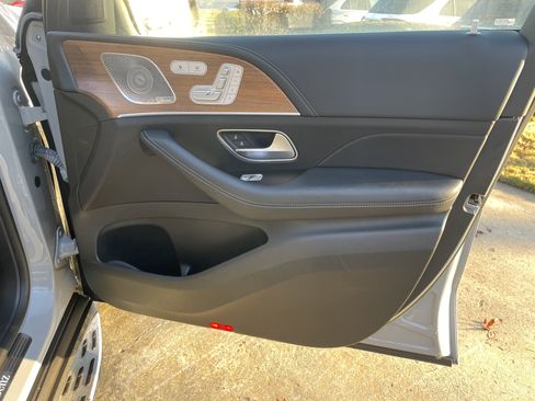 Certified 2024 Mercedes-Benz GLS 580 4MATIC image 49