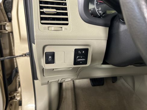Used 2013 Toyota Corolla LE FWD image 15