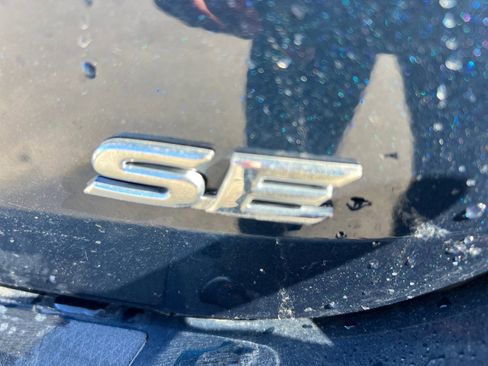 Used 2018 Toyota Camry LE image 26