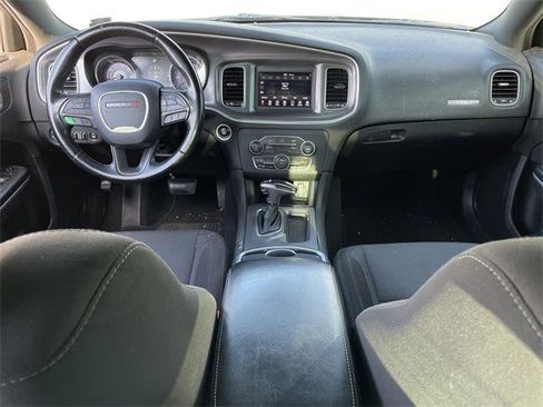 Used 2019 Dodge Charger SXT image 9