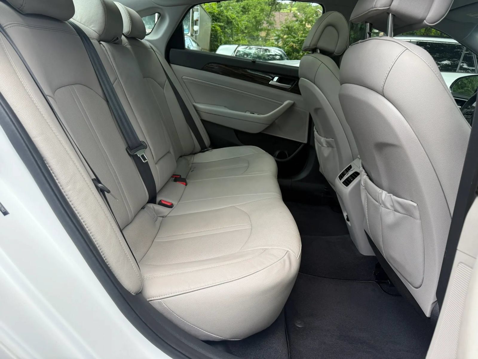 Used 2016 Hyundai Sonata Limited w/ Option Group 05 FWD image 11