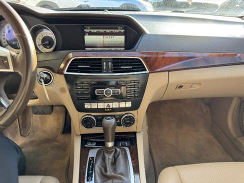 Used 2014 Mercedes-Benz C 300 4MATIC Sedan image 21