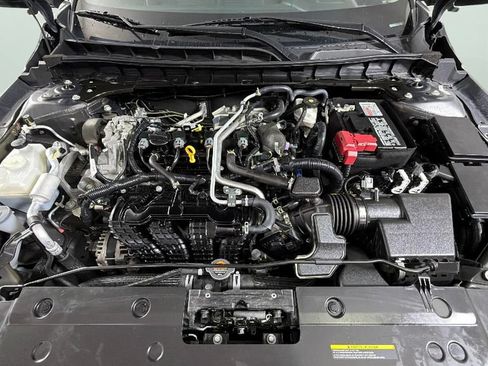 Used 2024 Nissan Altima 2.5 SV FWD image 34