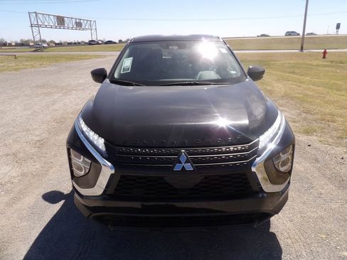 Used 2024 Mitsubishi Eclipse Cross LE image 3