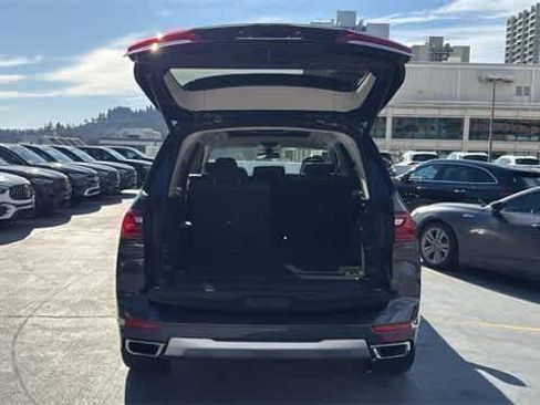 Used 2020 BMW X7 xDrive40i w/ Premium Package image 7