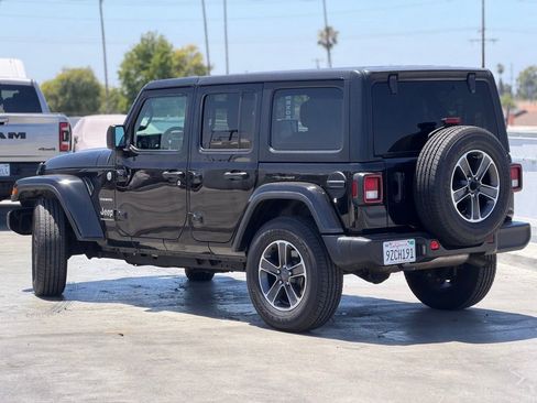 Used 2023 Jeep Wrangler Unlimited Sahara AWD/4WD image 3