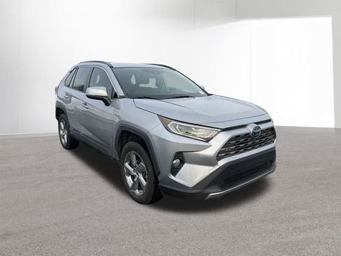 Used 2020 Toyota RAV4 Limited image 12