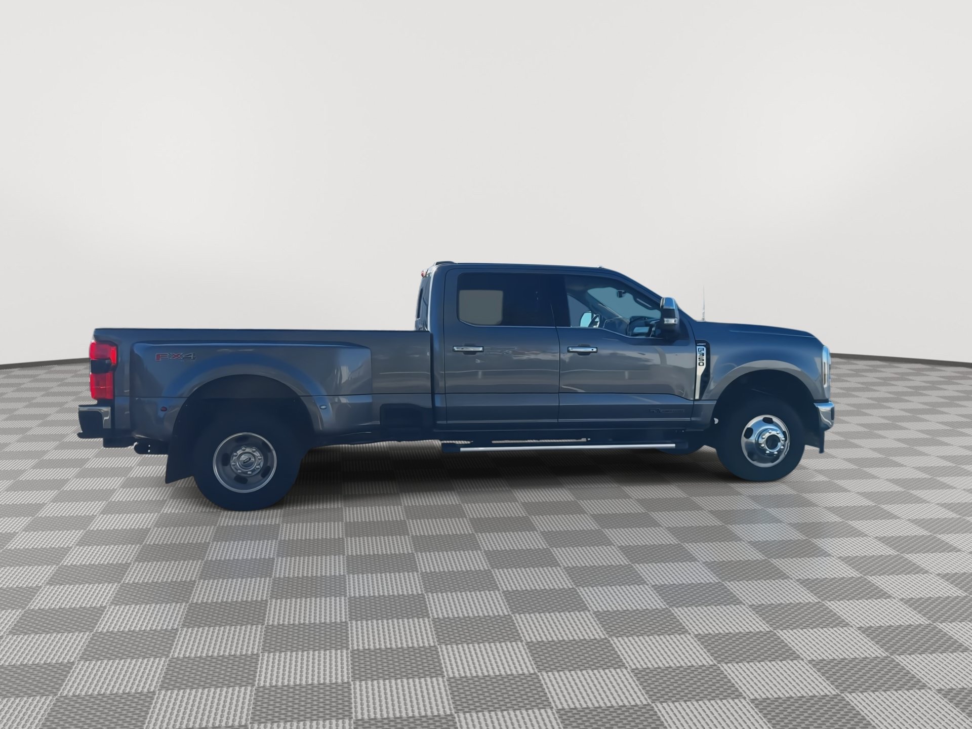 Used 2025 Ford F350 Lariat w/ Chrome Package AWD/4WD image 9