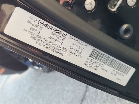 Used 2015 Dodge Challenger SXT w/ Driver Convenience Group image 31