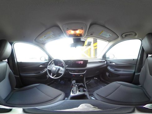 Used 2025 Buick Encore GX Preferred FWD image 47