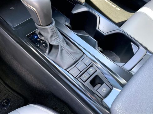 Used 2025 Toyota Camry SE FWD image 67
