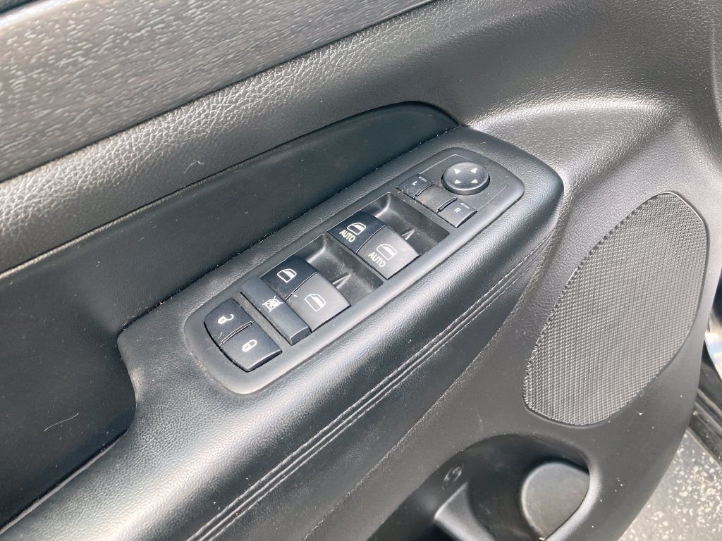 Used 2017 Jeep Grand Cherokee Altitude AWD/4WD image 14
