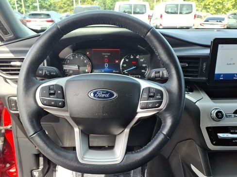 Used 2023 Ford Explorer XLT w/ Equipment Group 202A AWD/4WD image 30
