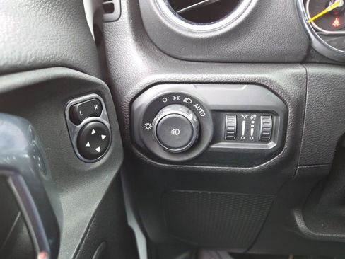 Used 2021 Jeep Wrangler Unlimited Sahara image 55