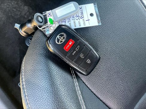Used 2025 Toyota Camry SE FWD image 14