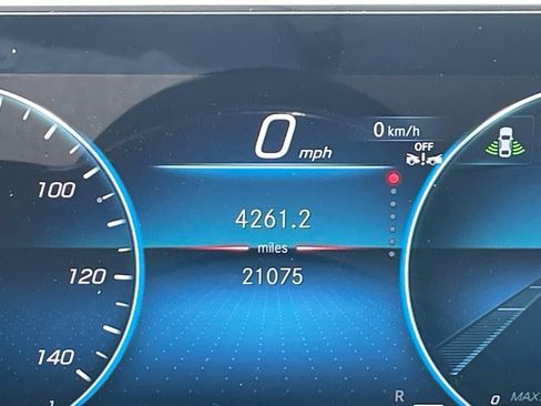 Used 2023 Mercedes-Benz EQB 250+ image 6