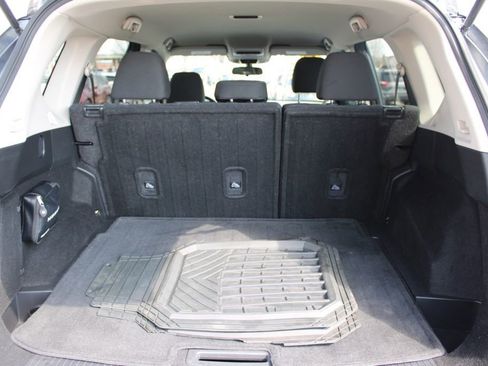 Used 2023 Nissan Rogue S image 11