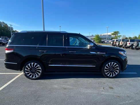 Used 2022 Lincoln Navigator Black Label AWD/4WD image 8