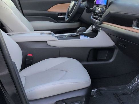 New 2026 Toyota Grand Highlander Limited image 29