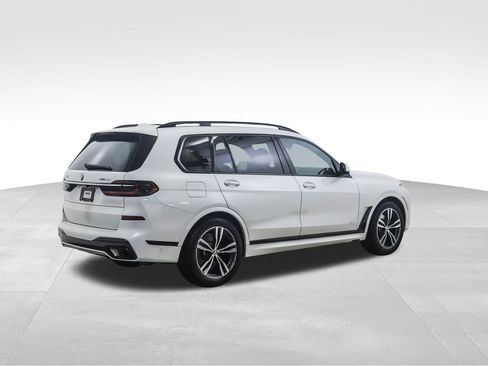 Used 2023 BMW X7 xDrive40i w/ M Sport Package image 5