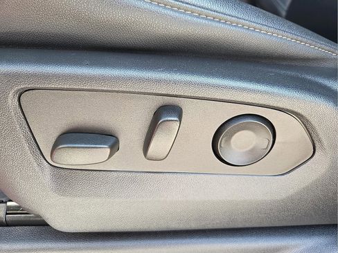 Used 2023 Chevrolet Silverado 1500 LT Trail Boss w/ Convenience Package II image 15