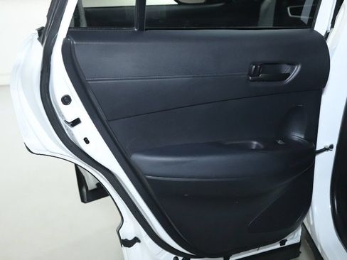 Used 2024 Toyota Corolla Cross LE FWD image 13