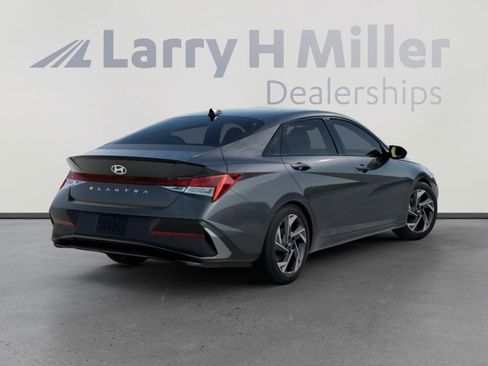 New 2026 Hyundai Elantra SEL Sport FWD image 4