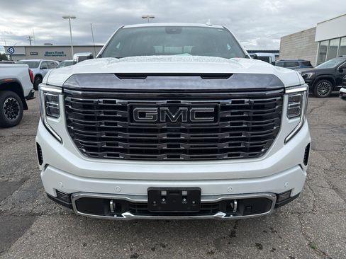Used 2024 GMC Sierra 1500 Denali Ultimate AWD/4WD image 5